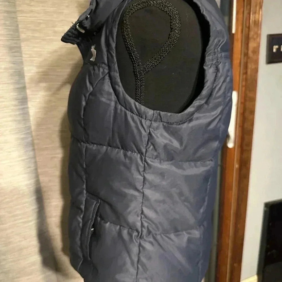 Abercrombie Puffer Vest - Picture 4 of 10